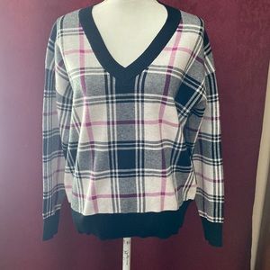 Tahari plaid pullover